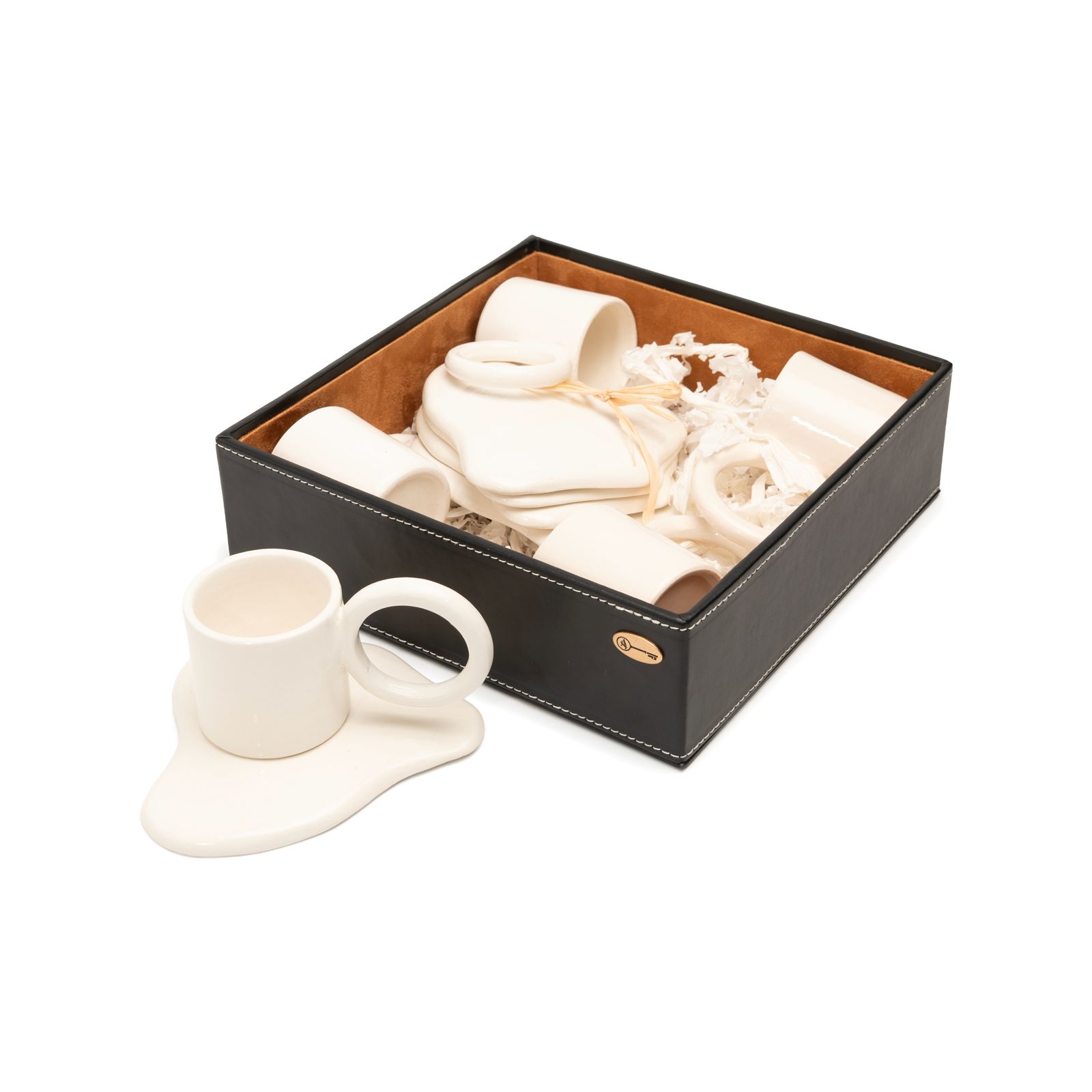 Coffret: 4 tasses et sous tasses design