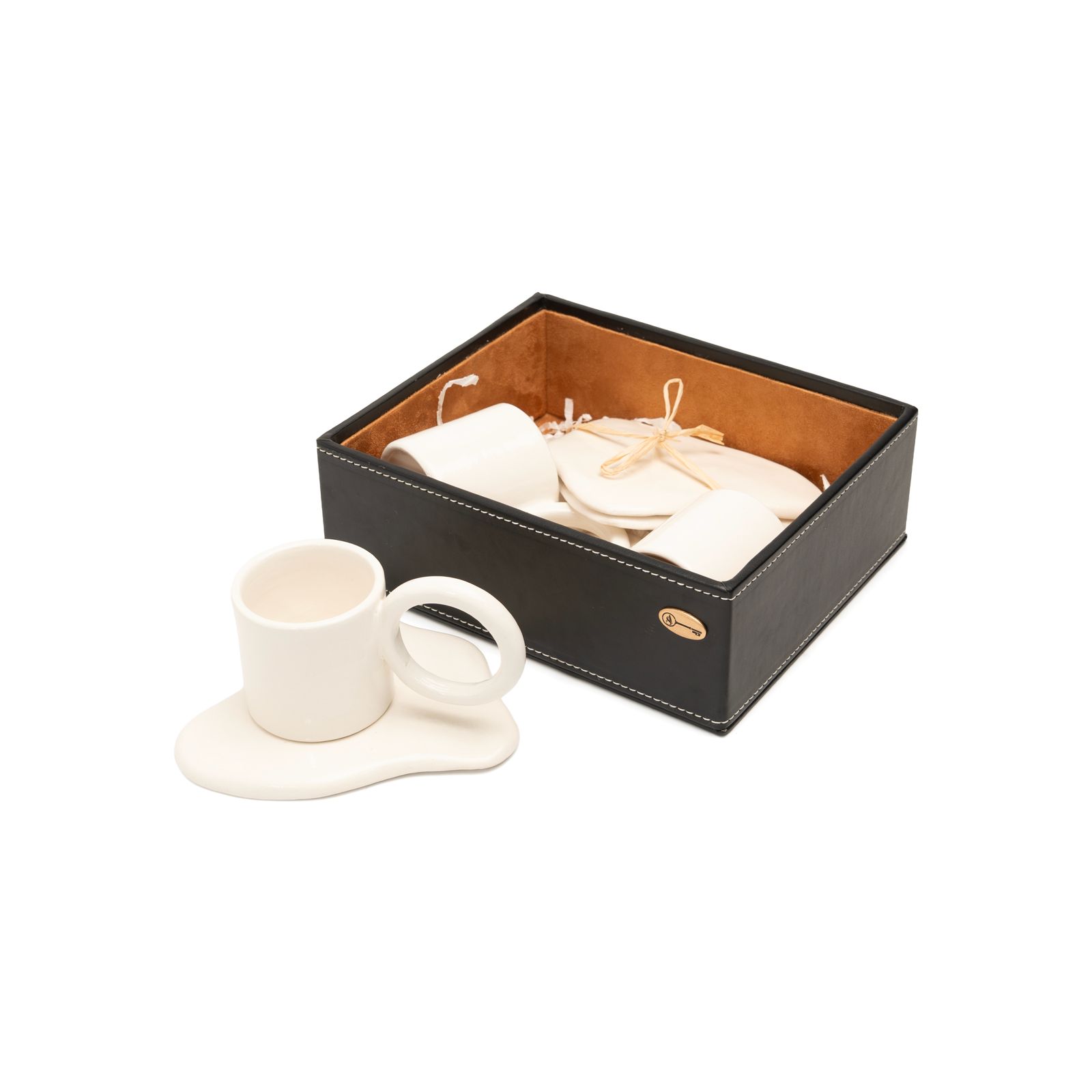 Coffret: 2 tasses et sous tasses désign